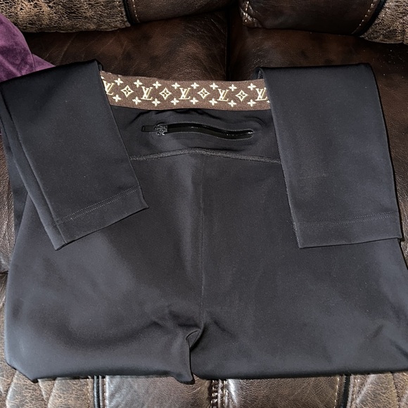 Louis Vuitton Leggings With Monogram Elastic Belt - Picture 6 of 7